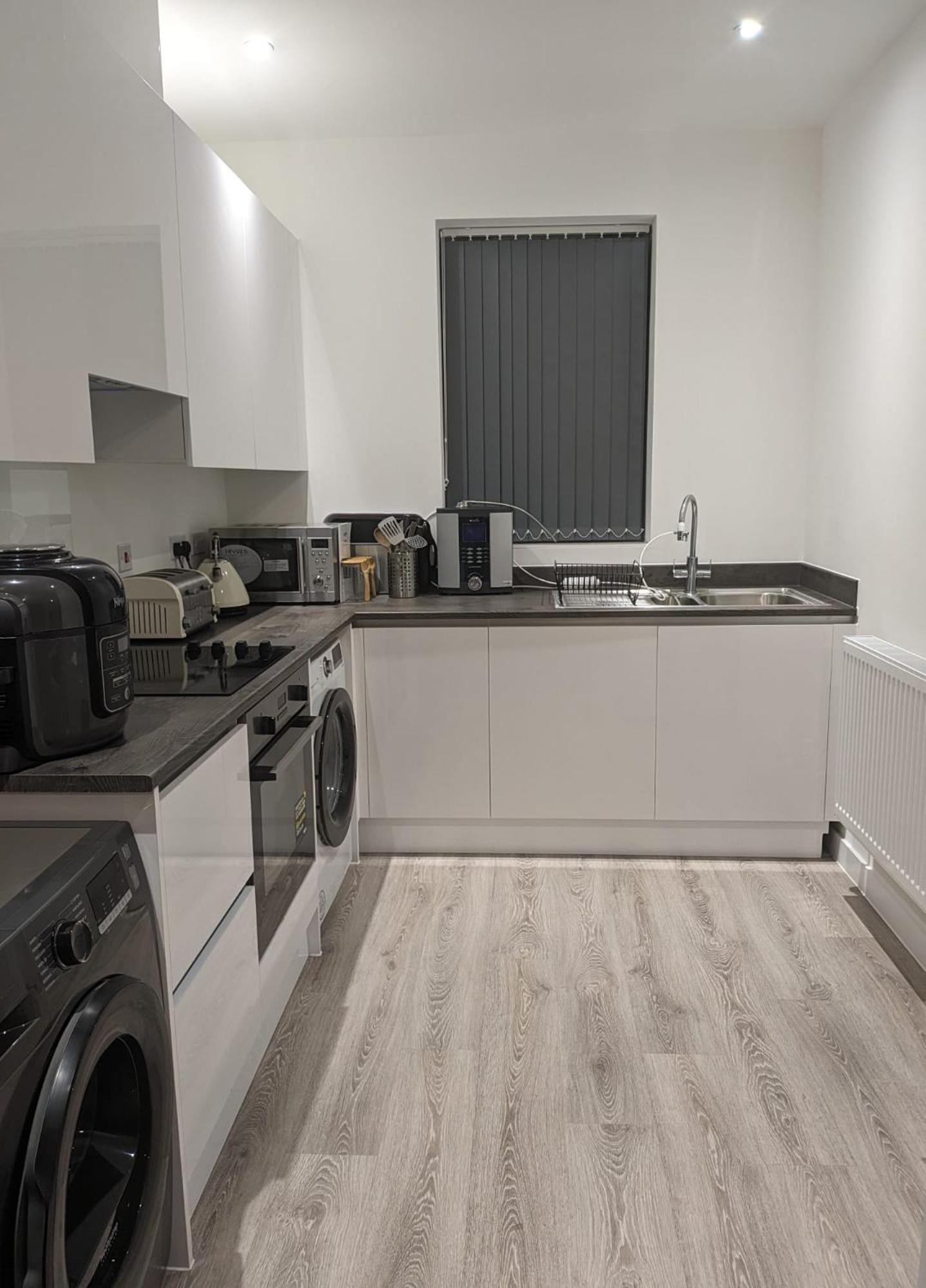 Contemporary Double Ensuite Room Birmingham Exterior foto